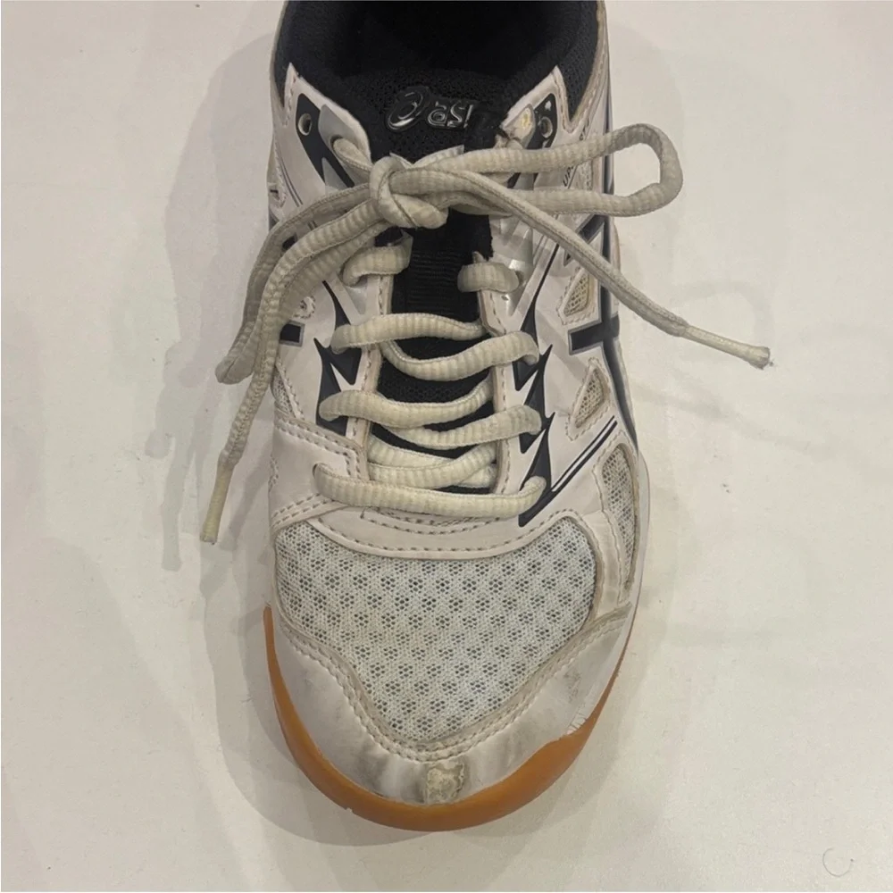 ASICS Black and White Upcourt 4 Volleyball Squash Indoor Gum Sole Shoes